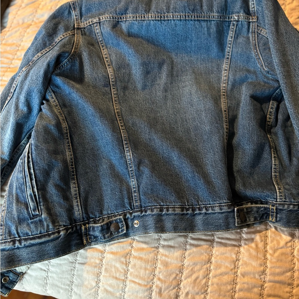 Levi’s Jean Jacket - Size Small